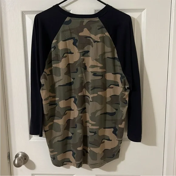 Hollister Men’s Baseball Shirt Camo XL. - Picture 2 of 4